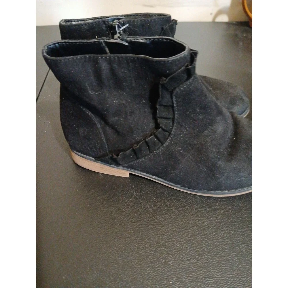 GIRLS CAT & JACK FAUX SUEDE SIDE-ZIP RUFFLE ACCENT ANKLE BOOTIES, Black BOOTS 12